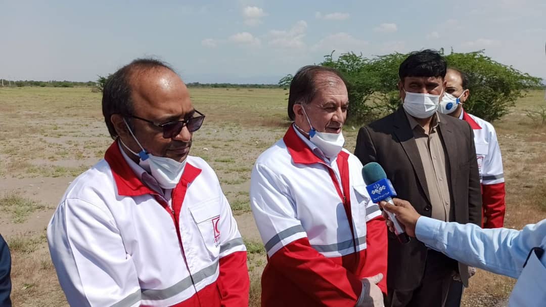 بازدید رئیس سازمان امداد و نجات جمعیت هلال احمر از مناطق متاثر از سیل میناب/ گزارش تصویری